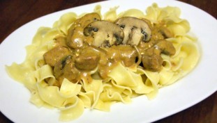 Recipe: Beef Stroganoff Ingredients 2 tablespoons olive oil 2 cups onion, chopped (divided) 2 lb mushrooms, sliced (divided) 1/4 cup white wine 1 tablespoon Hungarian paprika 1/2 teaspoon black pepper 2 tablespoon soy sauce 1 cup chicken stock 2 tablespoon…